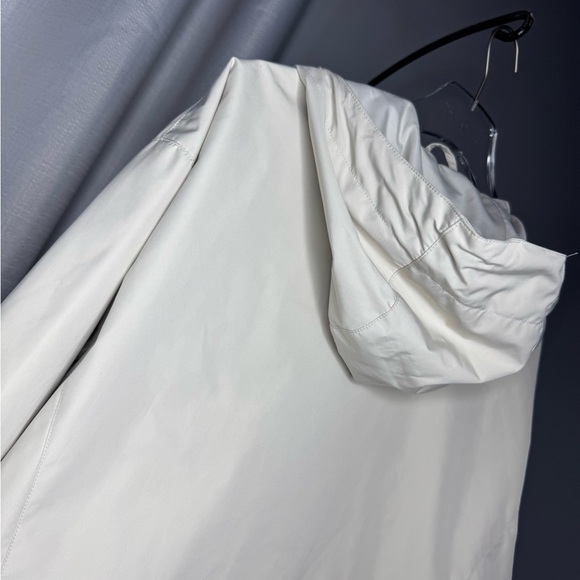NWOT Zara Woman Rubberized Oyster White Hooded Jacket Size M Medium - Picture 7 of 8